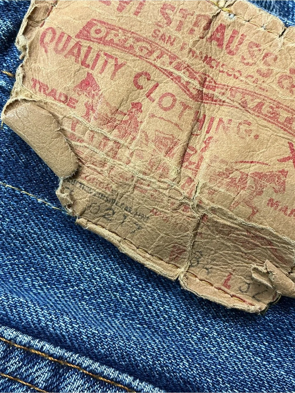 Vintage Levi’s 515-0217 70s boot cut medium wash jeans 32 x 31 USA made